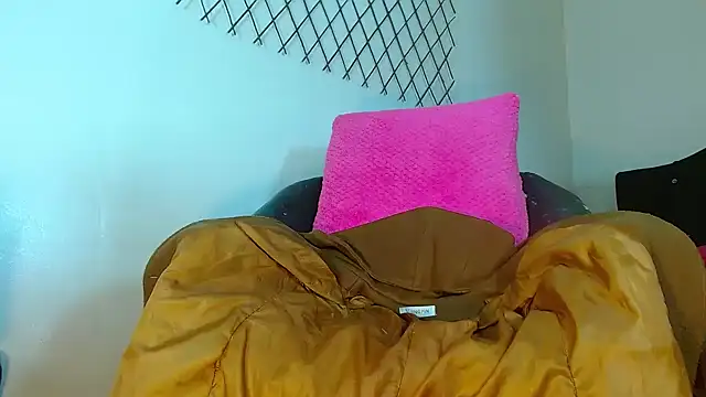 bellatrixx 69 online show from March 15, 2025, 3:40 am