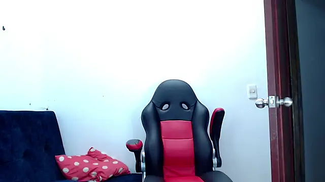 kaira sweet  online show from March 16, 2025, 10:33 am