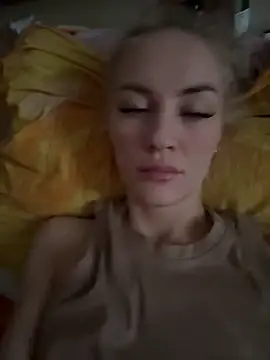 DreamGirl-777 online show from December 18, 2025, 10:52 am