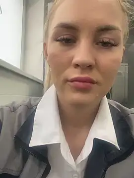 Snapshot of DreamGirl-777 chatting on January 30, 2025, 10:29 am DreamGirl-777 online show from January 30, 2025, 10:29 am