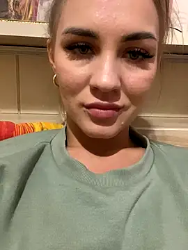 Snapshot of DreamGirl-777 chatting on September 14, 2025, 2:06 pm DreamGirl-777 online show from September 14, 2025, 2:06 pm