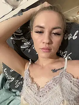 Snapshot of DreamGirl-777 chatting on February 8, 2025, 4:04 pm DreamGirl-777 online show from February 8, 2025, 4:04 pm