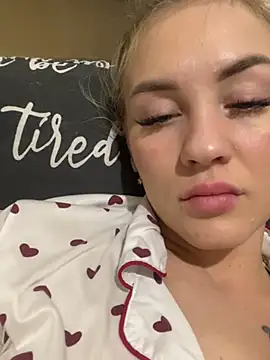 Snapshot of DreamGirl-777 chatting on January 30, 2025, 1:42 pm DreamGirl-777 online show from January 30, 2025, 1:42 pm