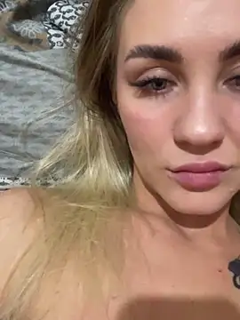 Snapshot of DreamGirl-777 chatting on October 24, 2025, 3:11 pm DreamGirl-777 online show from October 24, 2025, 3:11 pm