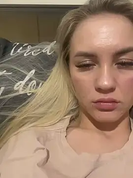 Snapshot of DreamGirl-777 chatting on January 22, 2025, 2:03 pm DreamGirl-777 online show from January 22, 2025, 2:03 pm