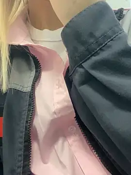 Snapshot of DreamGirl-777 chatting on February 25, 2025, 3:42 am DreamGirl-777 online show from February 25, 2025, 3:42 am