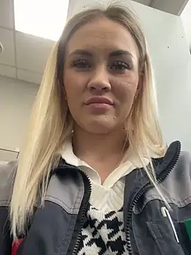 Snapshot of DreamGirl-777 chatting on February 18, 2025, 8:49 am DreamGirl-777 online show from February 18, 2025, 8:49 am