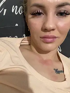 Snapshot of DreamGirl-777 chatting on February 4, 2025, 6:46 am DreamGirl-777 online show from February 4, 2025, 6:46 am