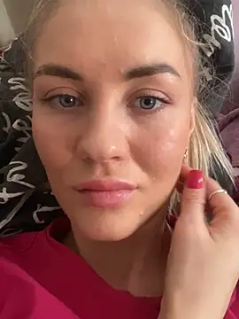 Snapshot of DreamGirl-777 chatting on March 6, 2025, 6:30 am DreamGirl-777 online show from March 6, 2025, 6:30 am