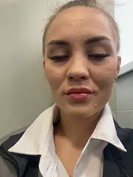 Snapshot of DreamGirl-777 chatting on March 19, 2025, 3:30 am DreamGirl-777 online show from March 19, 2025, 3:30 am