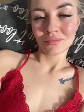 Snapshot of DreamGirl-777 chatting on February 5, 2025, 9:04 am DreamGirl-777 online show from February 5, 2025, 9:04 am