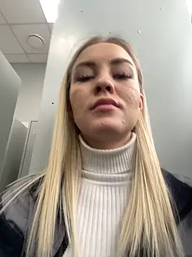 Snapshot of DreamGirl-777 chatting on February 20, 2025, 7:55 am DreamGirl-777 online show from February 20, 2025, 7:55 am