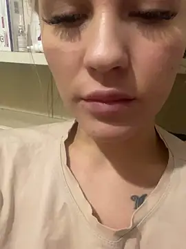 Snapshot of DreamGirl-777 chatting on January 21, 2025, 1:00 pm DreamGirl-777 online show from January 21, 2025, 1:00 pm