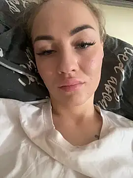 Snapshot of DreamGirl-777 chatting on March 20, 2025, 9:26 am DreamGirl-777 online show from March 20, 2025, 9:26 am