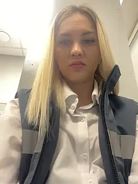 Snapshot of DreamGirl-777 chatting on January 24, 2025, 4:16 am DreamGirl-777 online show from January 24, 2025, 4:16 am