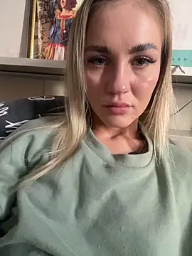 Snapshot of DreamGirl-777 chatting on September 25, 2025, 12:55 pm DreamGirl-777 online show from September 25, 2025, 12:55 pm