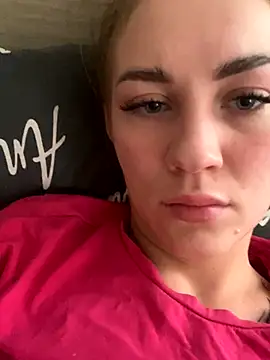 Snapshot of DreamGirl-777 chatting on October 8, 2025, 8:38 am DreamGirl-777 online show from October 8, 2025, 8:38 am