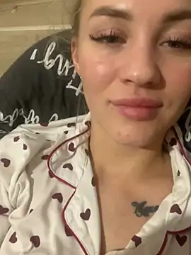 Snapshot of DreamGirl-777 chatting on January 30, 2025, 6:43 pm DreamGirl-777 online show from January 30, 2025, 6:43 pm