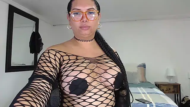 Snapshot of flowerdirtty chatting on November 2, 2025, 4:12 pm flowerdirtty online show from November 2, 2025, 4:12 pm