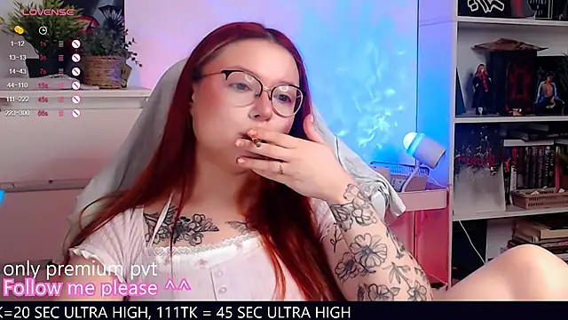 Snapshot of me__hanna chatting on November 16, 2025, 10:24 pm me hanna online show from November 16, 2025, 10:24 pm