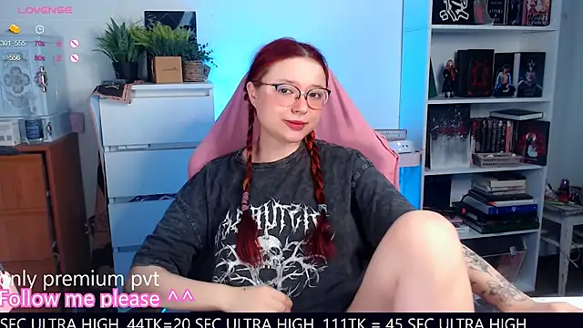 Snapshot of me__hanna chatting on November 10, 2025, 10:26 pm me hanna online show from November 10, 2025, 10:26 pm