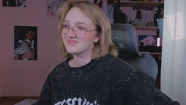 ELLIEJAY online show from February 15, 2026, 5:30 am