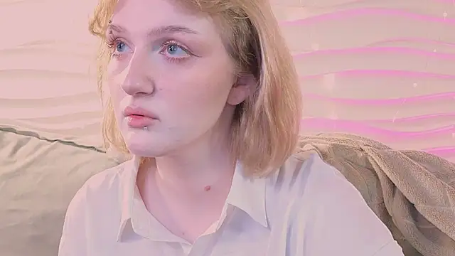 ELLIEJAY online show from February 1, 2026, 5:27 am