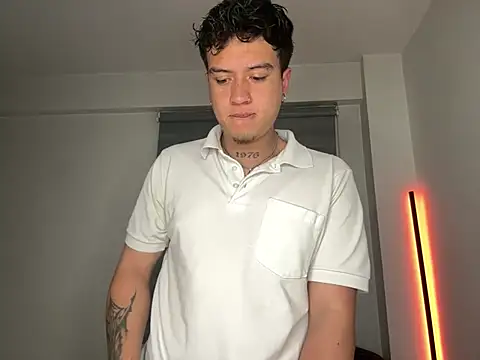 Snapshot of MrUniverse_ chatting on March 5, 2025, 5:50 am MrUniverse online show from March 5, 2025, 5:50 am