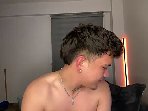 Snapshot of MrUniverse_ chatting on March 3, 2025, 7:46 am MrUniverse online show from March 3, 2025, 7:46 am