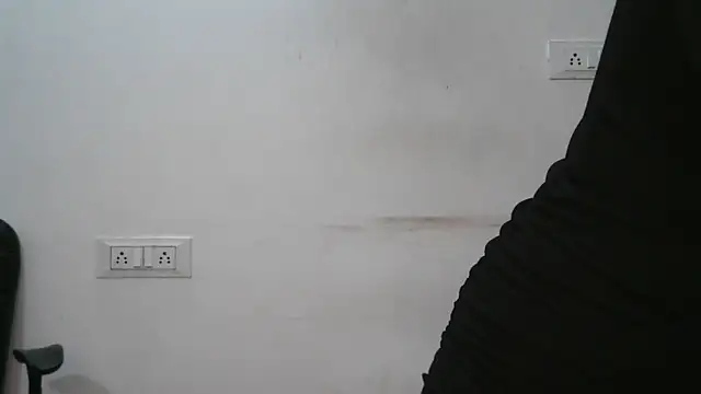 Snapshot of Suzie_darling chatting on December 21, 2024, 5:47 am Suzie darling online show from December 21, 2024, 5:47 am