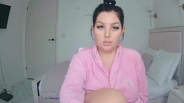 Snapshot of magical_mia chatting on October 23, 2025, 11:31 am magical mia online show from October 23, 2025, 11:31 am