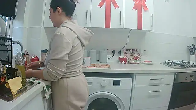 Snapshot of magical_mia chatting on December 17, 2025, 9:03 am magical mia online show from December 17, 2025, 9:03 am