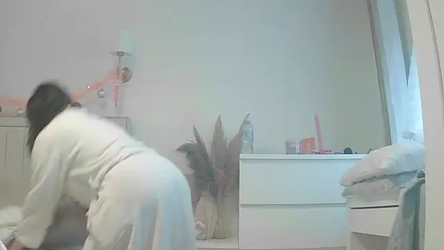 Snapshot of magical_mia chatting on December 23, 2025, 10:03 am magical mia online show from December 23, 2025, 10:03 am