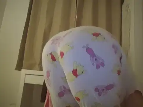 Snapshot of magical_mia chatting on March 16, 2025, 10:20 pm magical mia online show from March 16, 2025, 10:20 pm