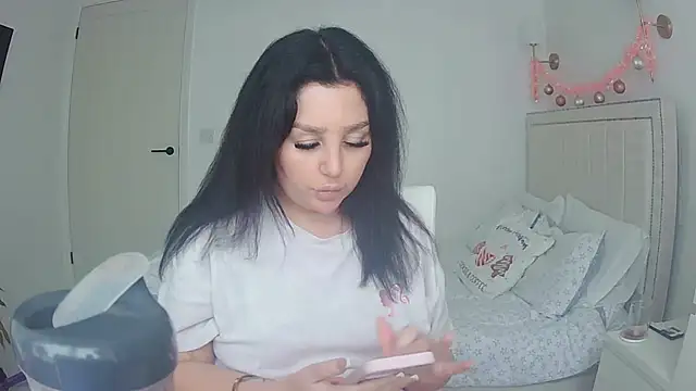 Snapshot of magical_mia chatting on December 16, 2025, 1:59 pm magical mia online show from December 16, 2025, 1:59 pm