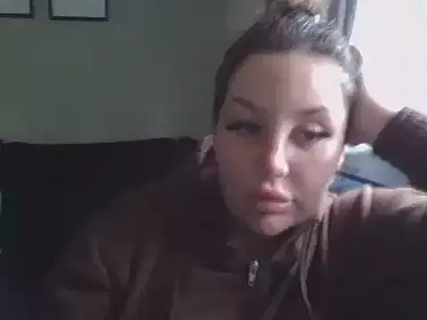 Snapshot of magical_mia chatting on March 17, 2025, 11:42 am magical mia online show from March 17, 2025, 11:42 am