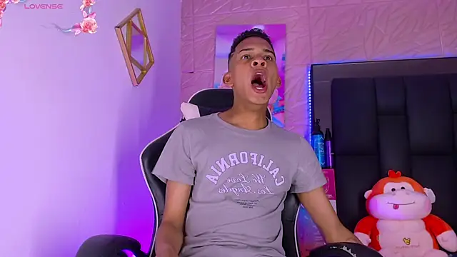 dilan alfonzo online show from April 19, 2026, 4:57 am