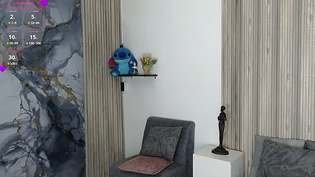 Snapshot of LissaWiild chatting on September 9, 2025, 8:18 pm LissaWiild online show from September 9, 2025, 8:18 pm