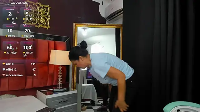 Snapshot of JulianaMartineS chatting on February 17, 2025, 7:12 pm JulianaMartineS online show from February 17, 2025, 7:12 pm