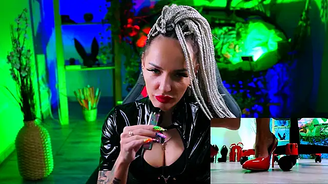 Snapshot of MonicaMaxwel chatting on March 17, 2025, 11:42 am MonicaMaxwel online show from March 17, 2025, 11:42 am