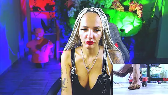 Snapshot of MonicaMaxwel chatting on September 17, 2025, 10:50 am MonicaMaxwel online show from September 17, 2025, 10:50 am