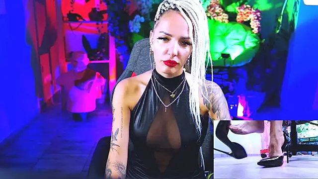 Snapshot of MonicaMaxwel chatting on September 15, 2025, 11:32 am MonicaMaxwel online show from September 15, 2025, 11:32 am