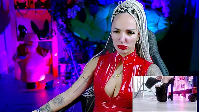 Snapshot of MonicaMaxwel chatting on November 17, 2025, 11:14 am MonicaMaxwel online show from November 17, 2025, 11:14 am