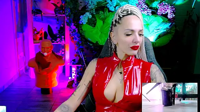 Snapshot of MonicaMaxwel chatting on December 15, 2025, 11:05 am MonicaMaxwel online show from December 15, 2025, 11:05 am