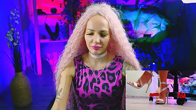 Snapshot of MonicaMaxwel chatting on March 21, 2025, 12:06 pm MonicaMaxwel online show from March 21, 2025, 12:06 pm