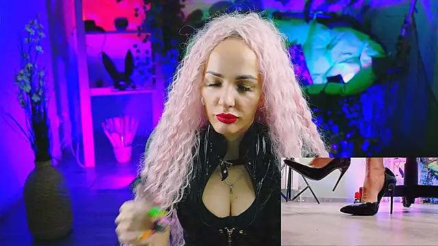 Snapshot of MonicaMaxwel chatting on March 22, 2025, 11:42 am MonicaMaxwel online show from March 22, 2025, 11:42 am