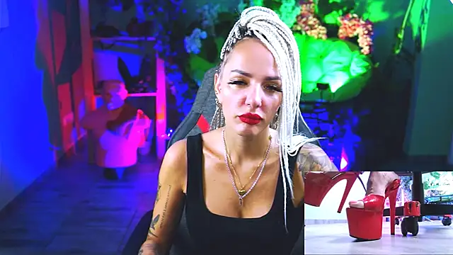 Snapshot of MonicaMaxwel chatting on September 16, 2025, 11:22 am MonicaMaxwel online show from September 16, 2025, 11:22 am