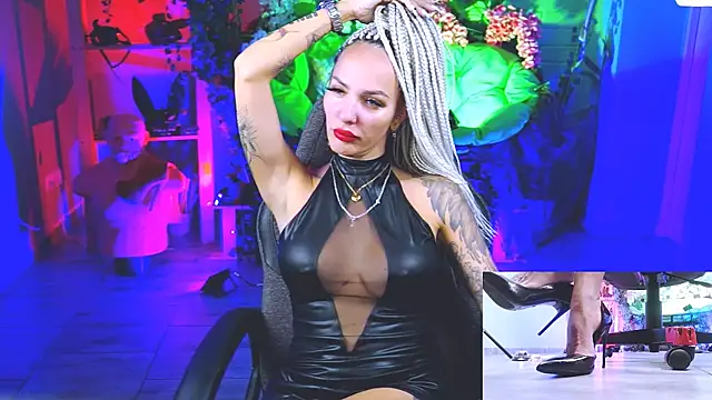 Snapshot of MonicaMaxwel chatting on September 19, 2025, 11:14 am MonicaMaxwel online show from September 19, 2025, 11:14 am