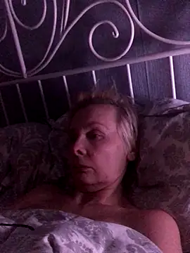 HelgaHimmell online show from December 16, 2025, 10:47 pm