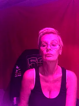 HelgaHimmell online show from November 15, 2025, 10:14 pm